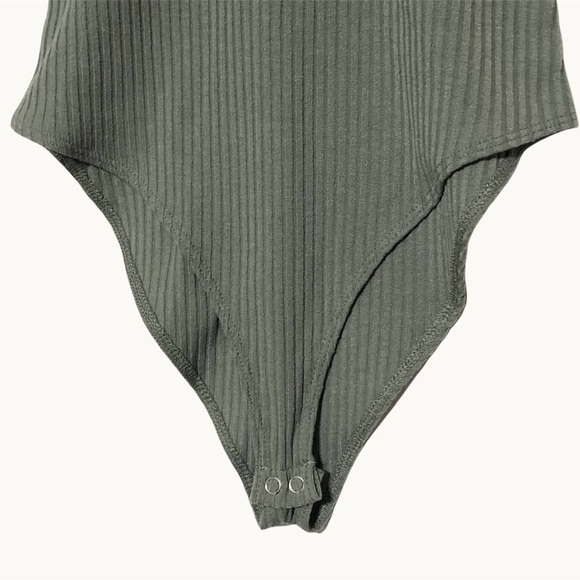 Forever 21 Ribbed Knit Bodysuit - Picture 4 of 10